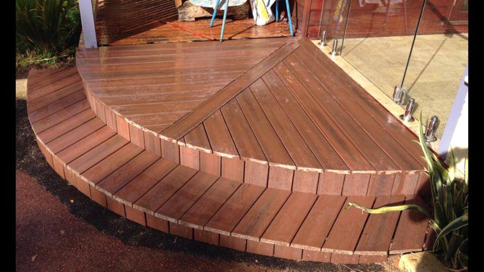 Curved deck
